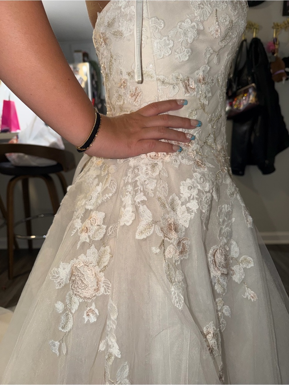 David's Bridal Ivory Strapless Lace Appliqué A-Line Wedding Gown - Picture 9 of 13